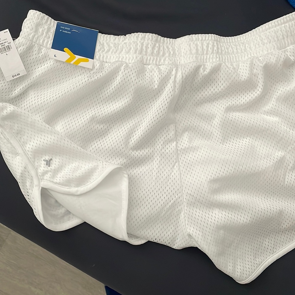 02-NWT white old navy sport, gym short, running, walking. Short de gimnasio